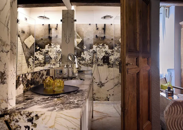 Palazzo Delle Pietre - Luxury 4* Rome